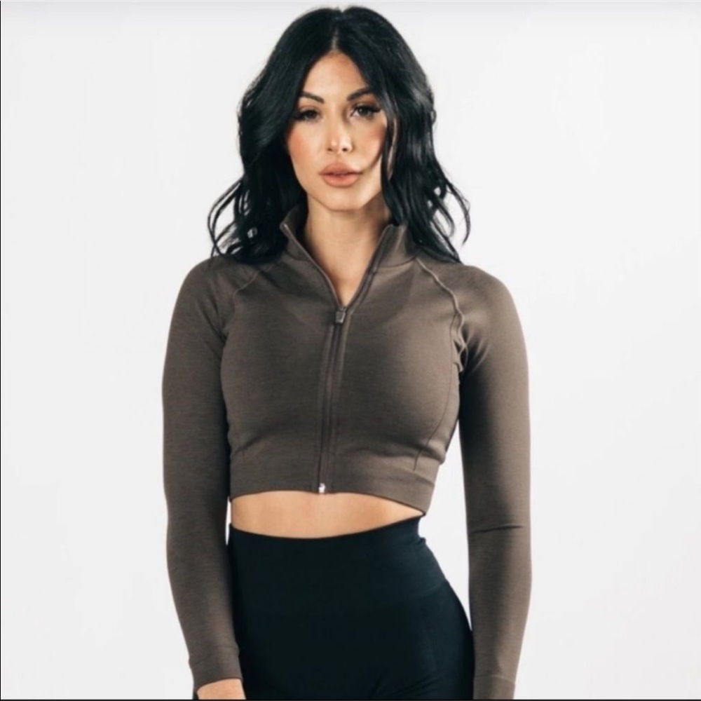 Alphalete amplify jacket